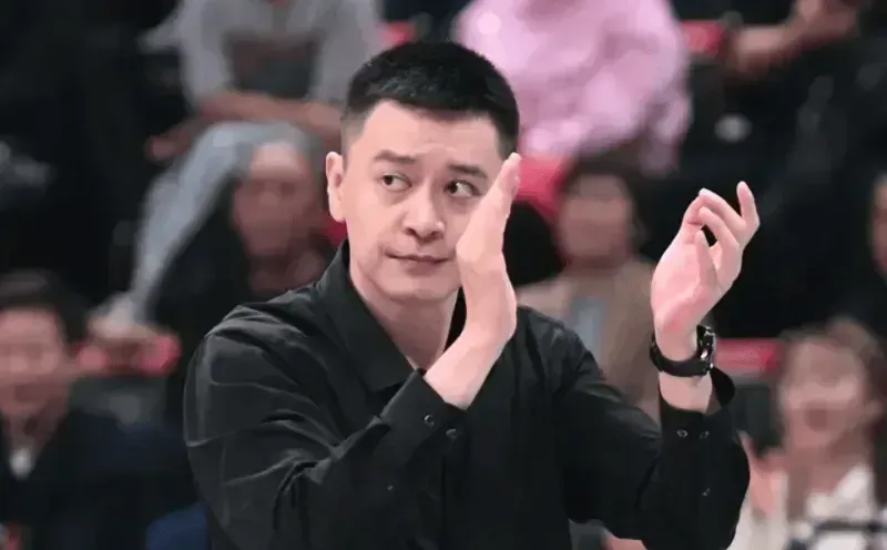 J9九游会集团-杨鸣：京粤大战给两队过度消耗，上海以逸待劳等待两个球队